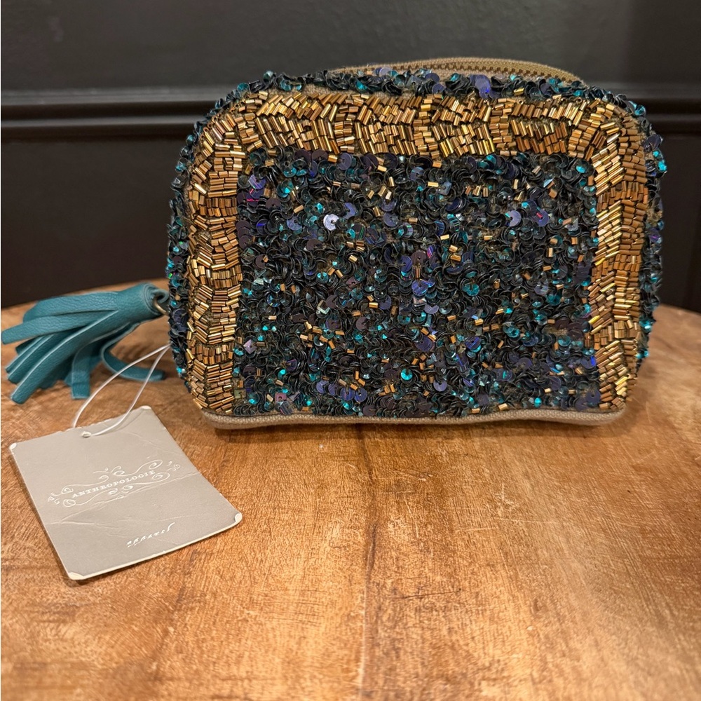 Anthropologie Jasper Jeera Beaded
Change Purse Bronze/Green